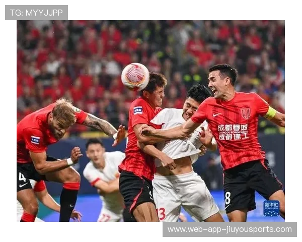 中超边路组合与倒三角配合训练：攻防一体的制胜法宝