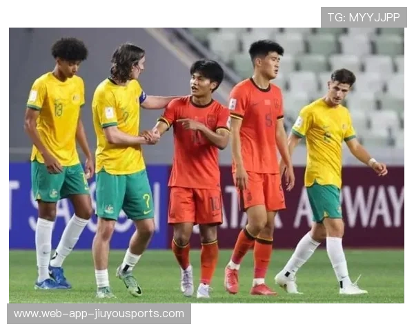 亚洲杯风云：韩国绝平日本，全场冲突十次，足球热潮再度燃起