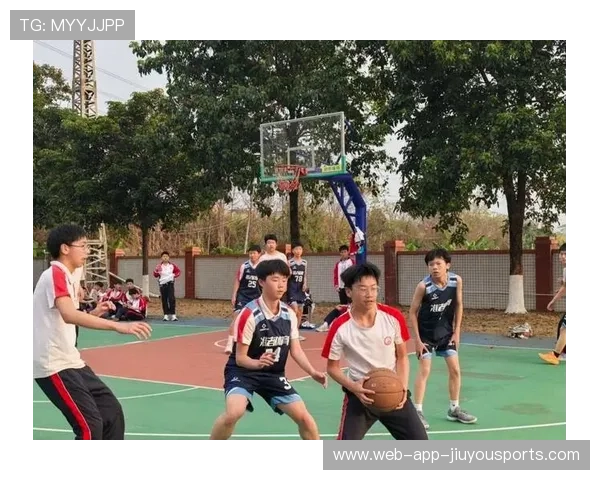 篮球让中国的青春更加闪耀，篮球让我们点燃着激情与梦想