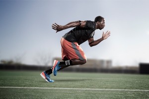 九游电脑版-球员在欧冠比赛后获颁个人荣誉并发表致辞，球员欧冠夺冠次数排行榜